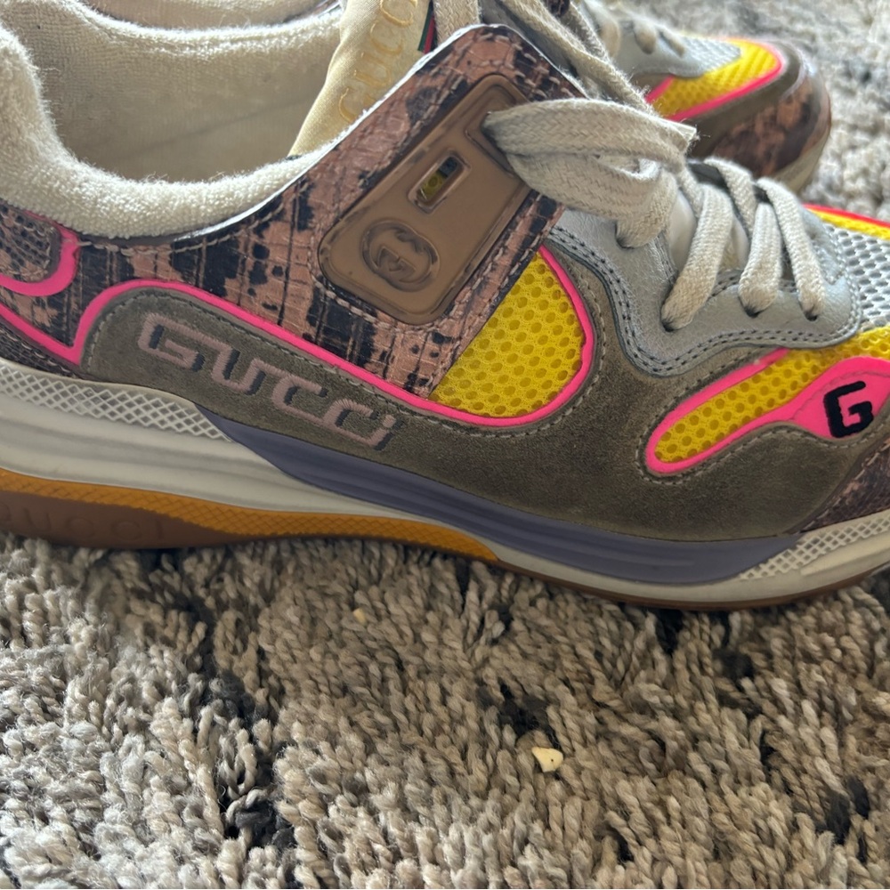 Women’s multi color vintage style Gucci shoes